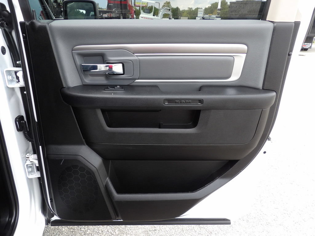 Used 2022 RAM 1500 Classic SLT RWD image 32