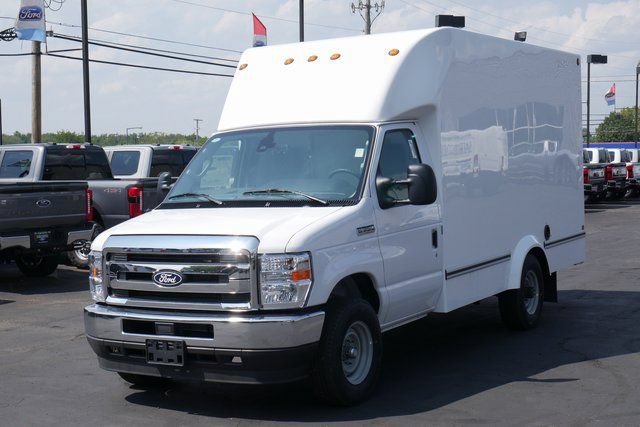 New 2026 Ford E-350 and Econoline 350 Super Duty w/ Power Equipment Group RWD image 5
