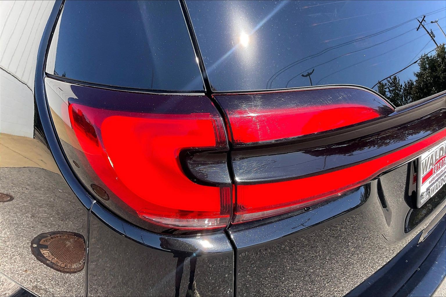 Used 2024 Chrysler Pacifica Touring-L FWD image 34