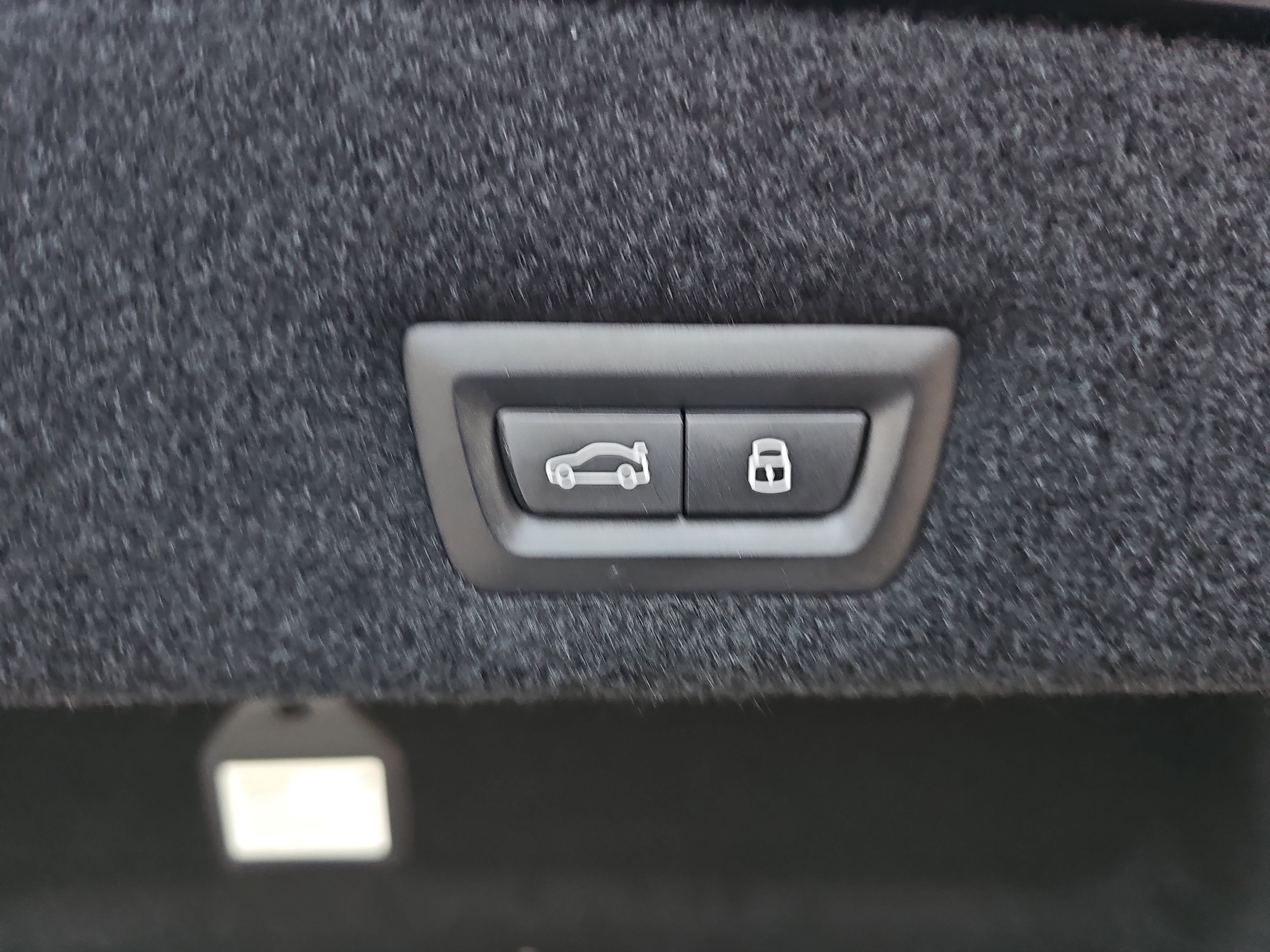 Certified 2023 BMW 740i w/ Executive Package image 14