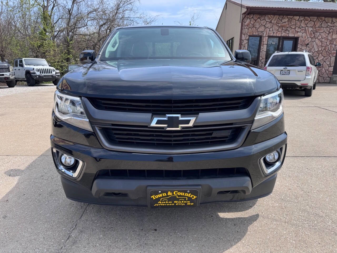Used 2016 Chevrolet Colorado Z71 AWD/4WD image 2