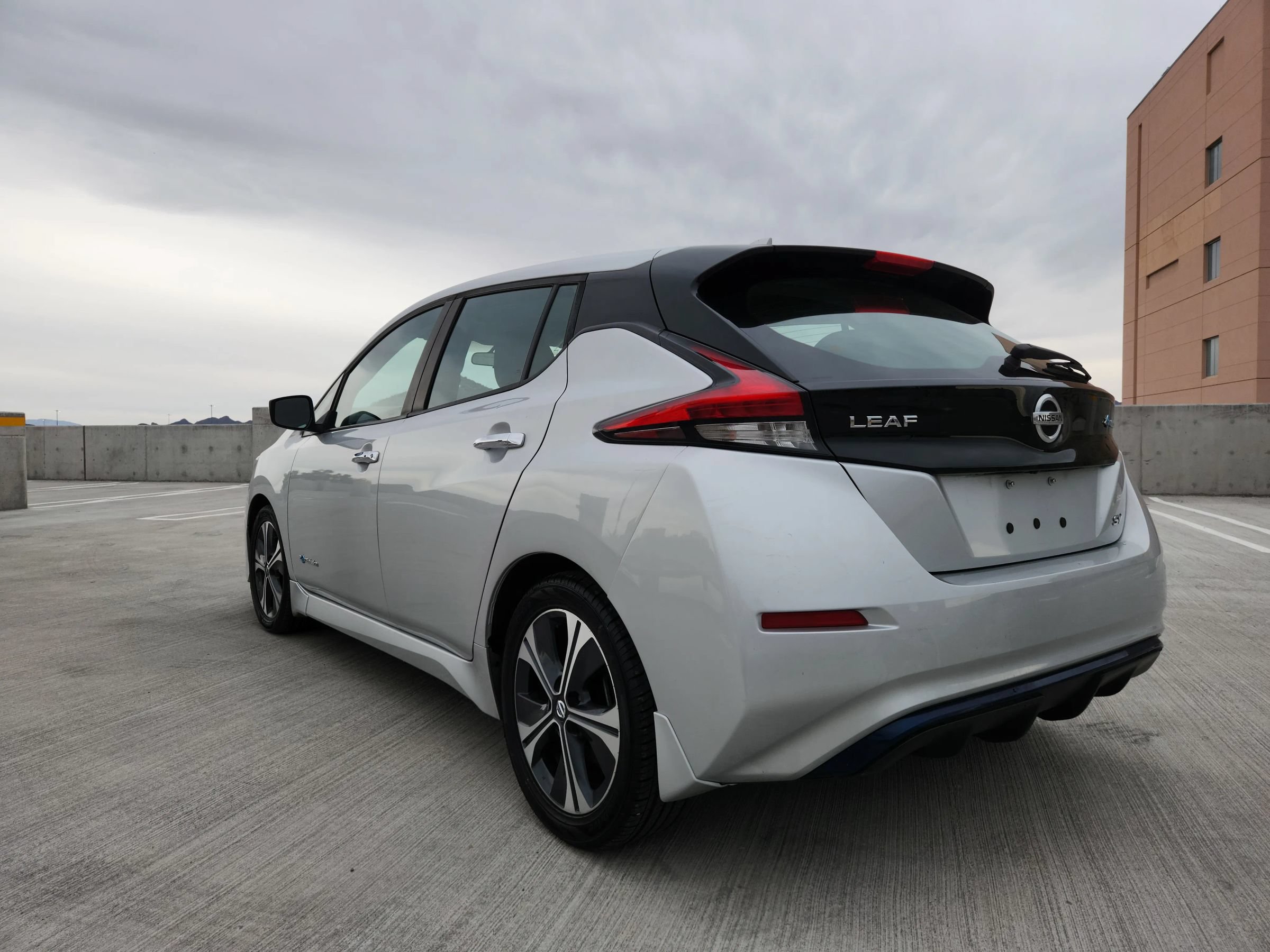 Used 2018 Nissan Leaf SV FWD image 5