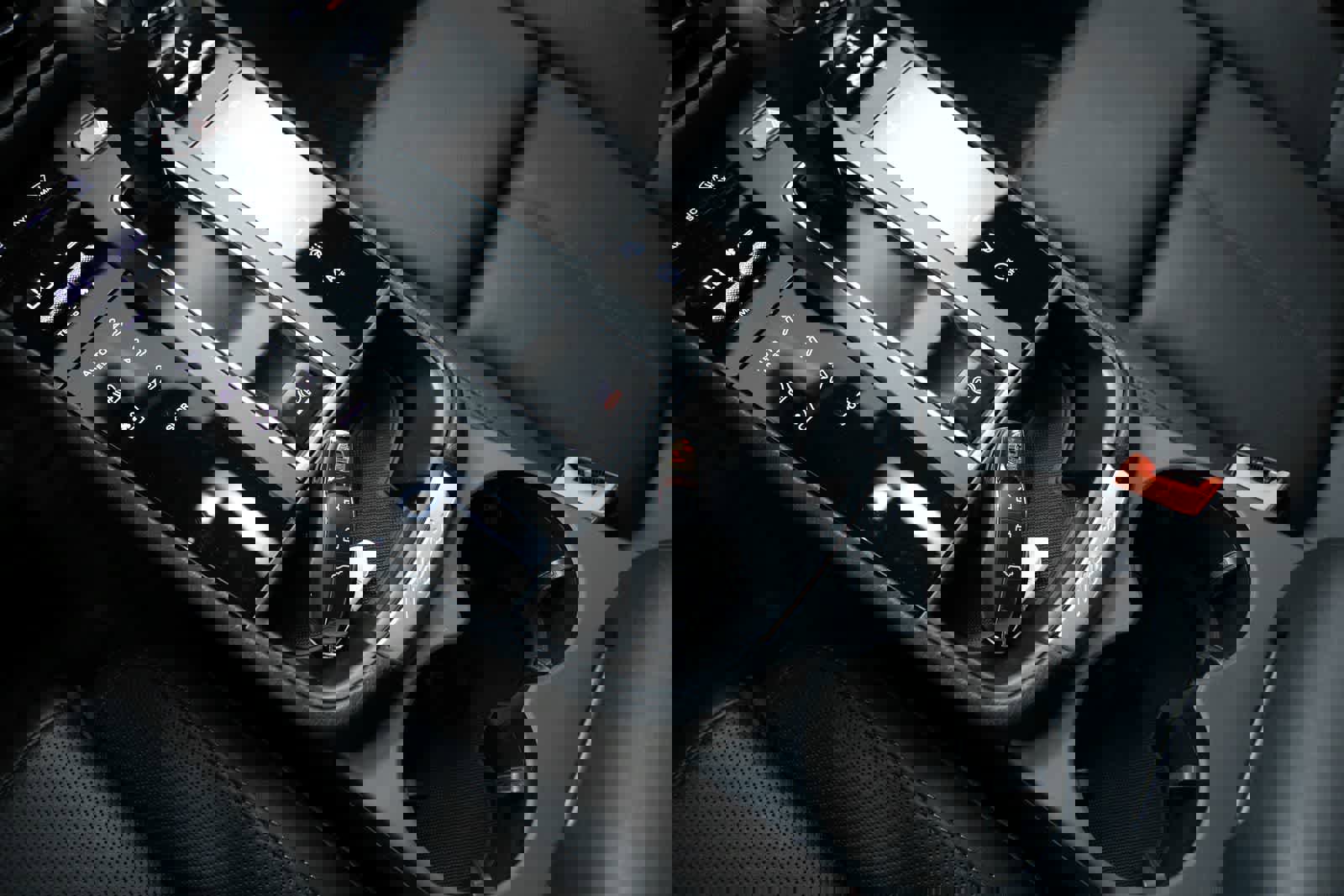 Certified 2026 Porsche Macan AWD/4WD image 30