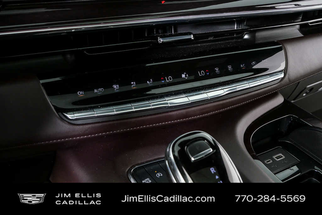 Used 2023 Cadillac Escalade Sport Platinum w/ LPO, ONYX Package image 17