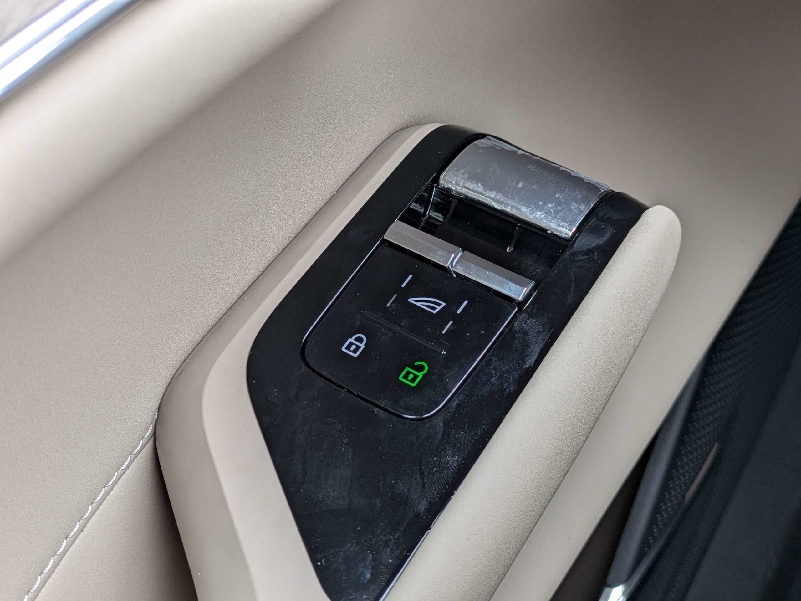 New 2025 Volvo EX90 Plus AWD/4WD image 21