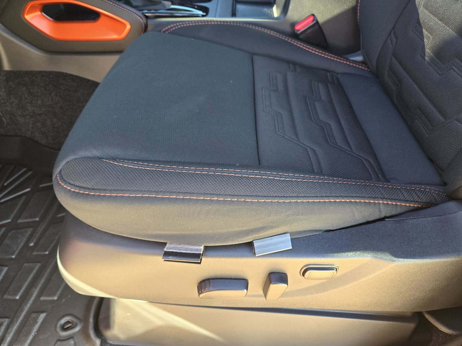 Used 2025 Nissan Frontier PRO-4X image 28