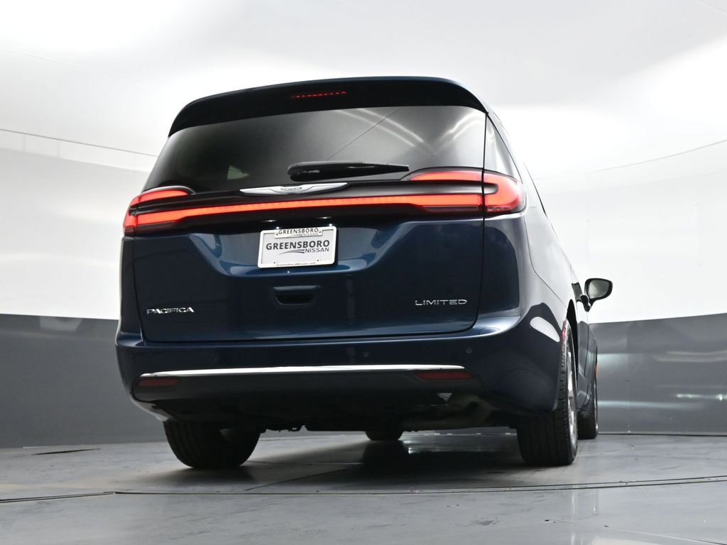 Used 2024 Chrysler Pacifica Limited image 37