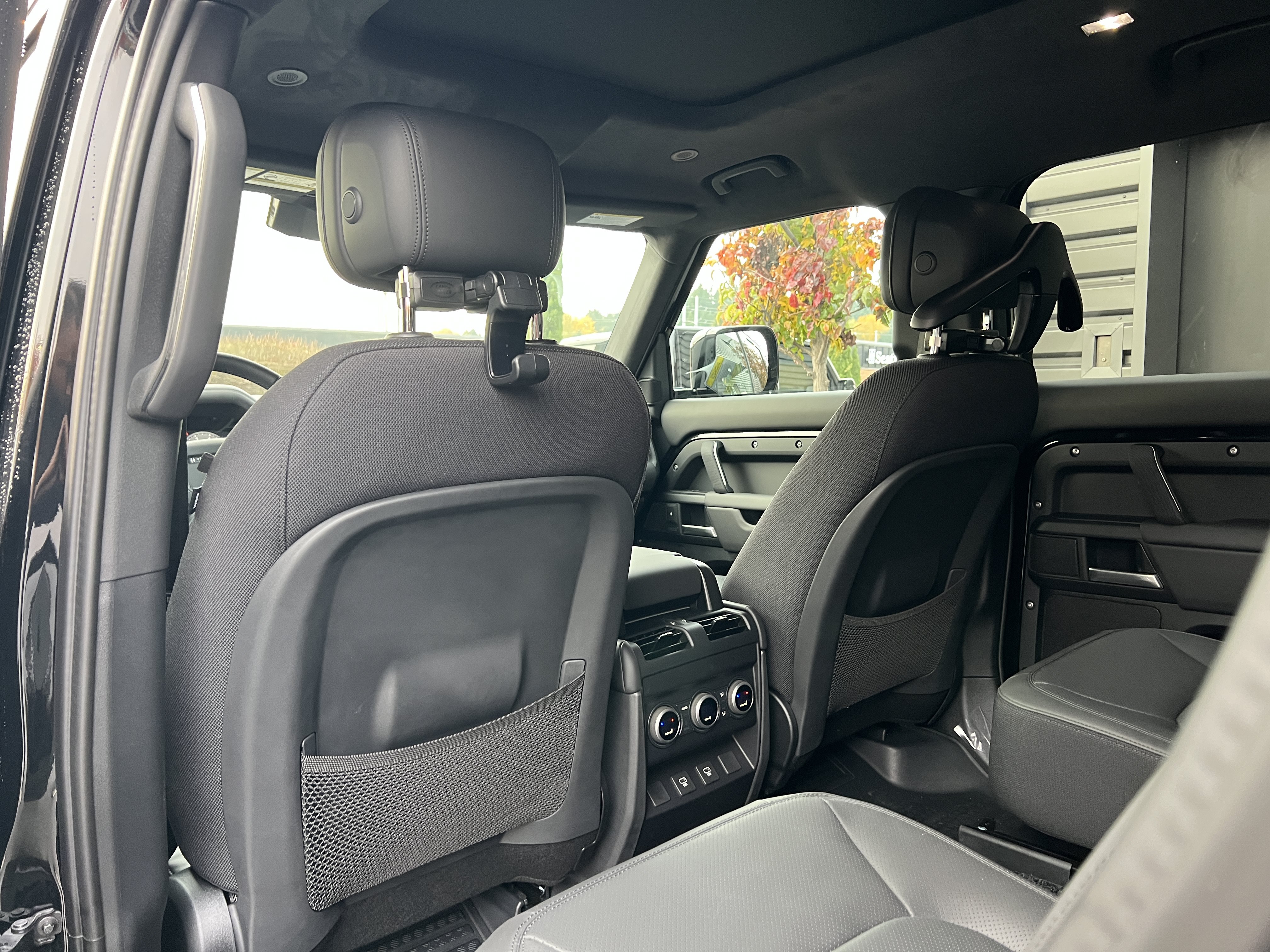 New 2025 Land Rover Defender 130 V8 AWD/4WD image 17