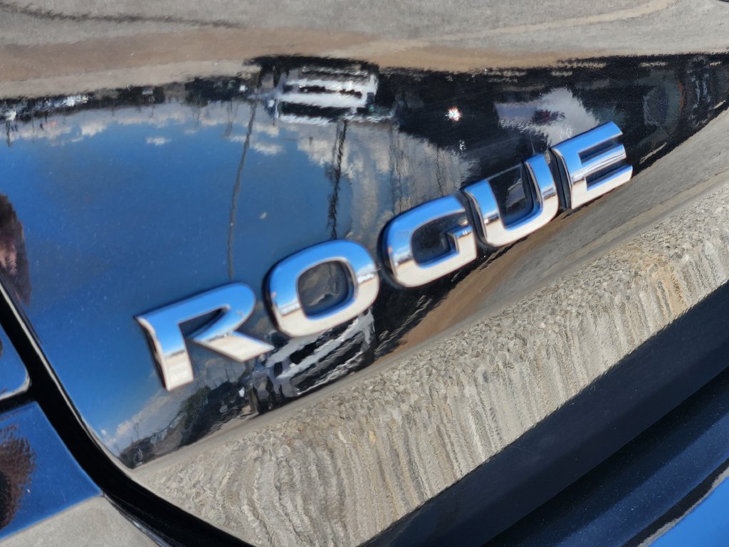 Used 2019 Nissan Rogue S w/ Special Edition Package FWD image 13