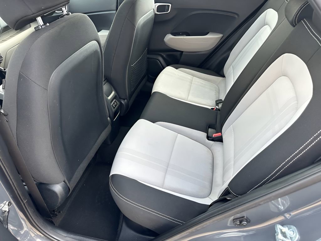 Used 2024 Hyundai Venue SEL image 22