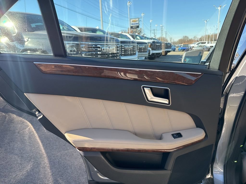 Used 2012 Mercedes-Benz E 350 4MATIC Sedan image 37