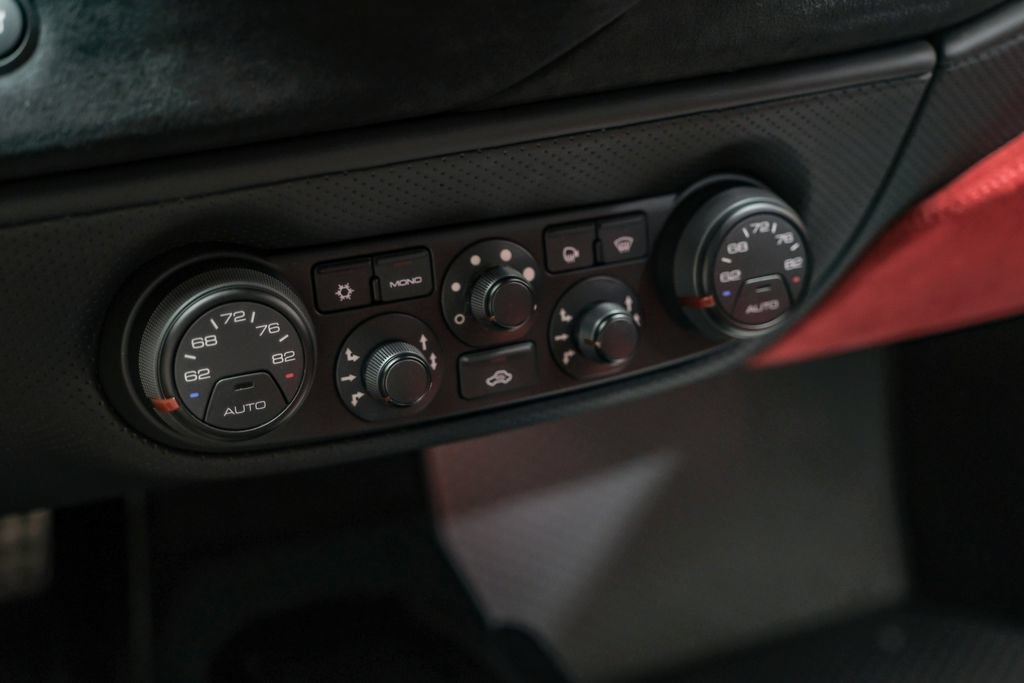 Used 2019 Ferrari 488 Pista Coupe RWD image 23