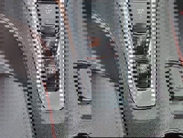 Used 2019 Chevrolet Camaro LT RWD image 18