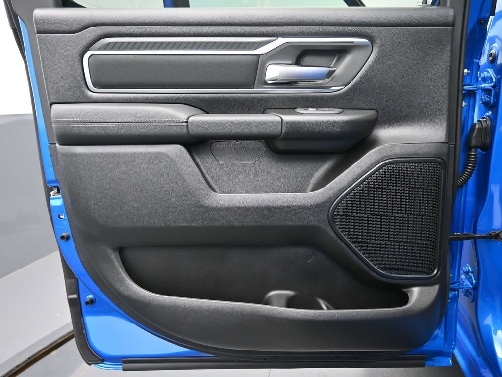 New 2026 RAM 1500 4x4 Crew Cab image 16