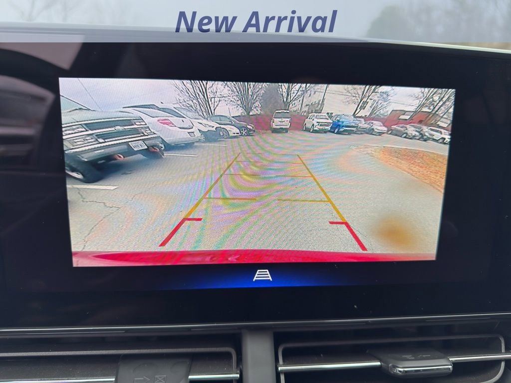 Certified 2025 Chevrolet Trax LT w/ LT Convenience Package image 11