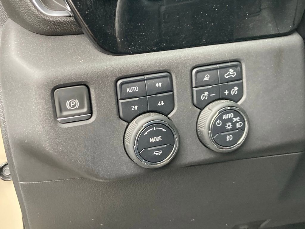 Used 2022 Chevrolet Silverado 1500 LT Trail Boss w/ LT Trail Boss Premium Package AWD/4WD image 19