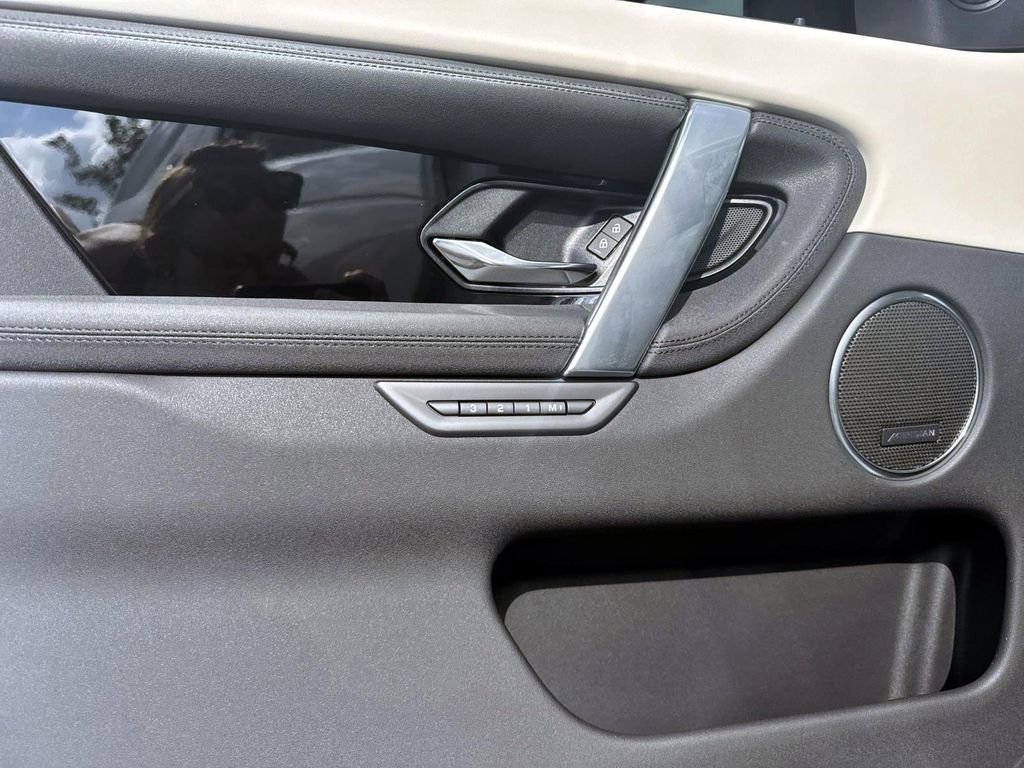New 2025 Land Rover Discovery Sport S image 15
