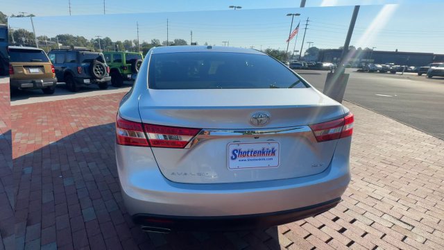 Used 2014 Toyota Avalon XLE Touring FWD image 9