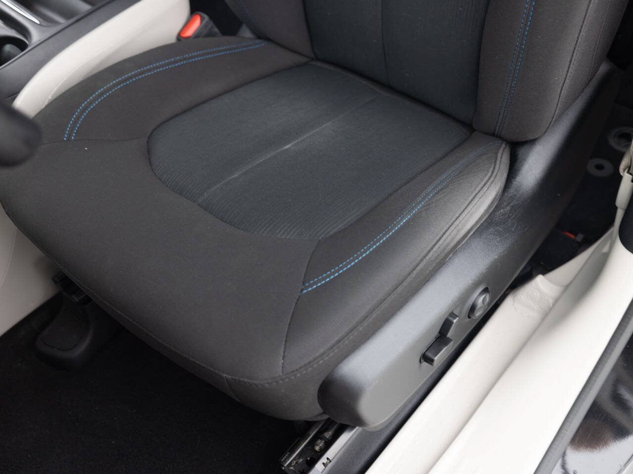 Used 2021 Chrysler Pacifica Touring FWD image 21