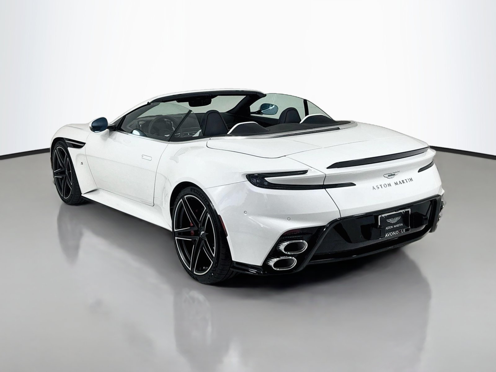 Used 2026 Aston Martin DB12 Convertible RWD image 6