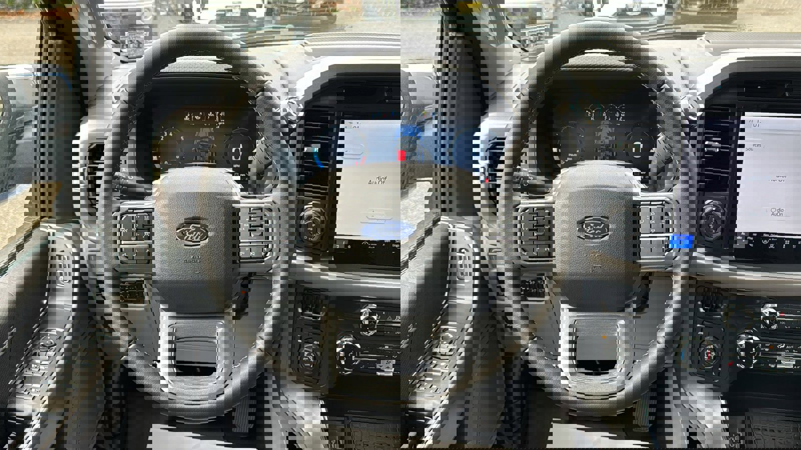 Used 2025 Ford F150 XLT w/ Equipment Group 302A MID image 17