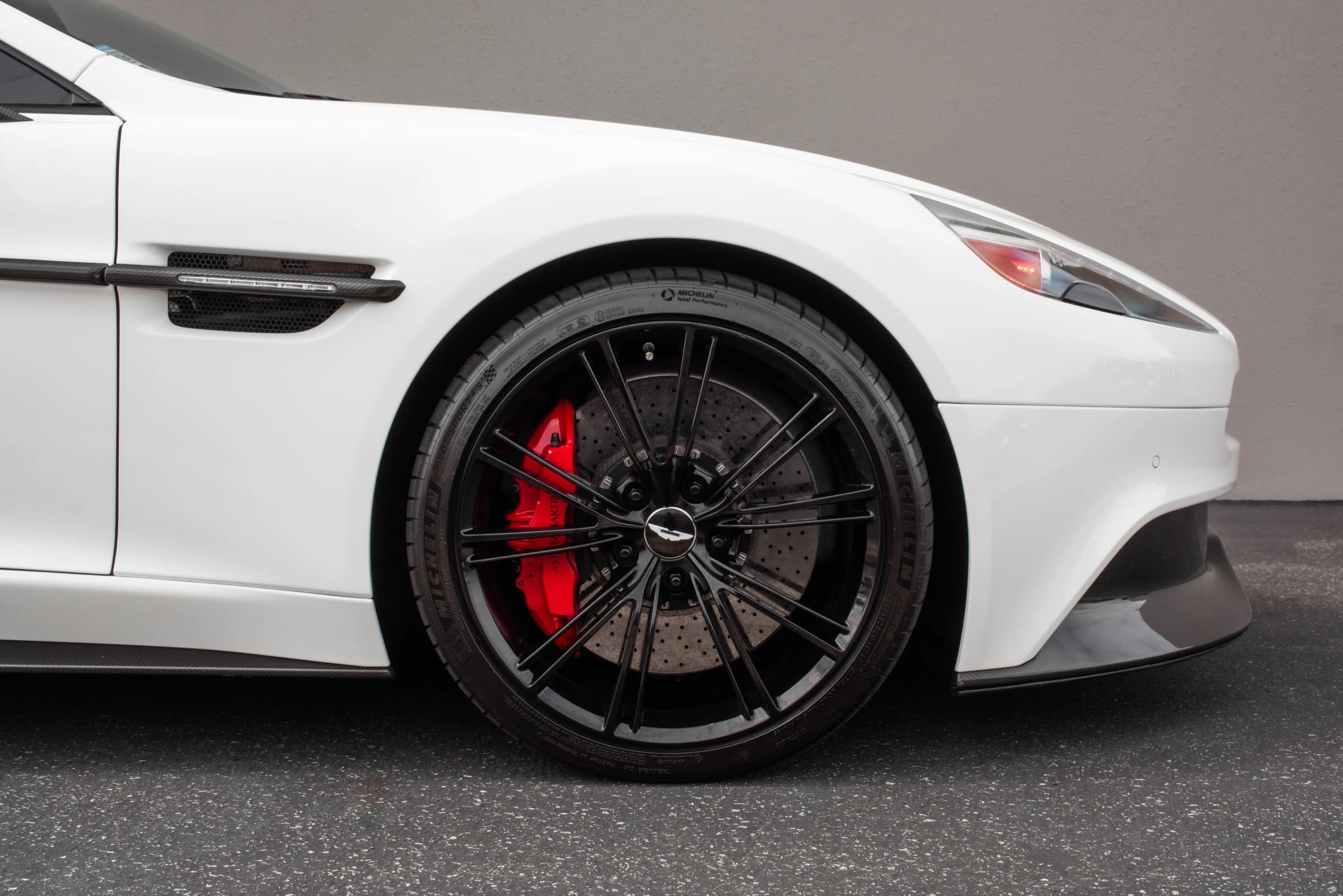 Used 2014 Aston Martin Vanquish Coupe RWD image 44