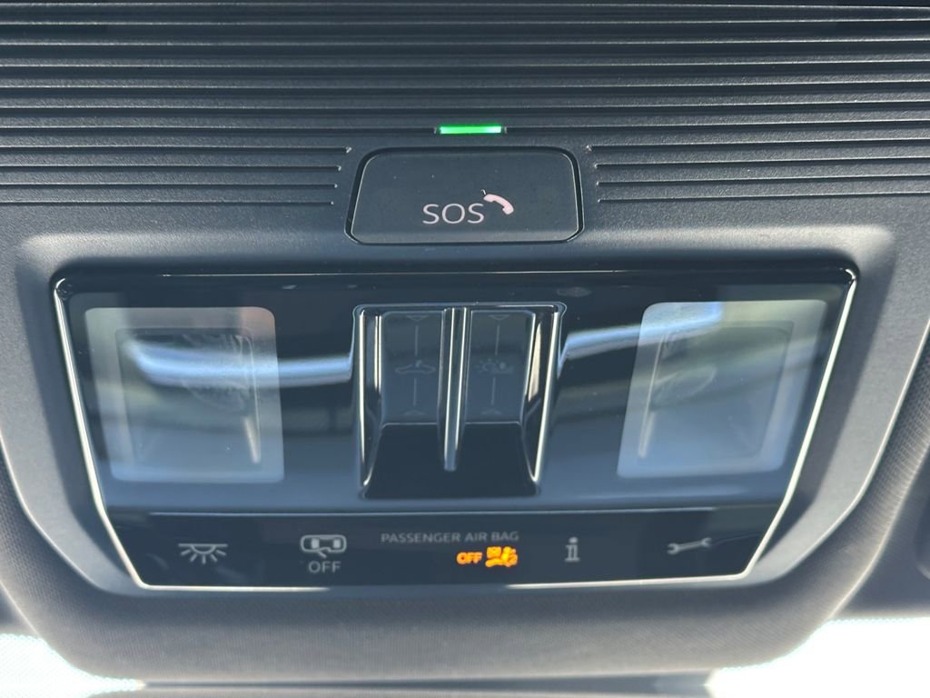 Used 2025 Volkswagen Atlas Cross Sport SEL image 20