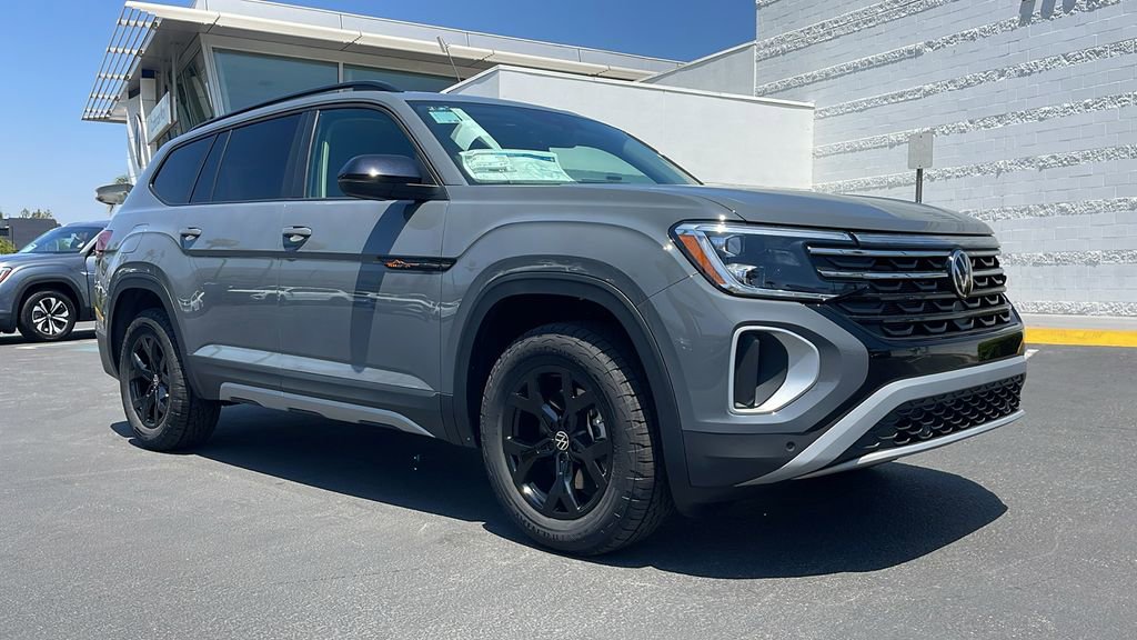 New 2025 Volkswagen Atlas Peak Edition SE AWD/4WD image 1
