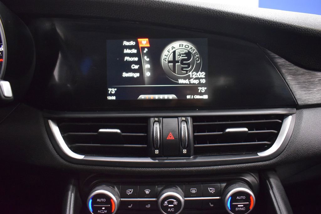 Used 2019 Alfa Romeo Giulia AWD w/ Cold Weather Package image 23