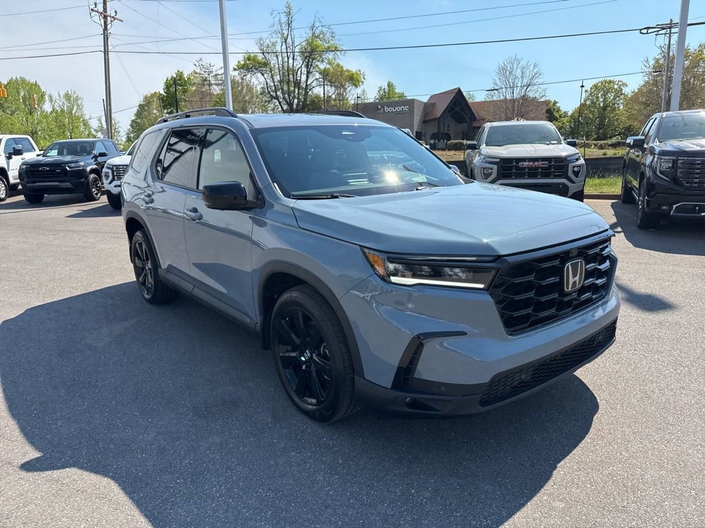 Used 2025 Honda Pilot Black Edition image 7