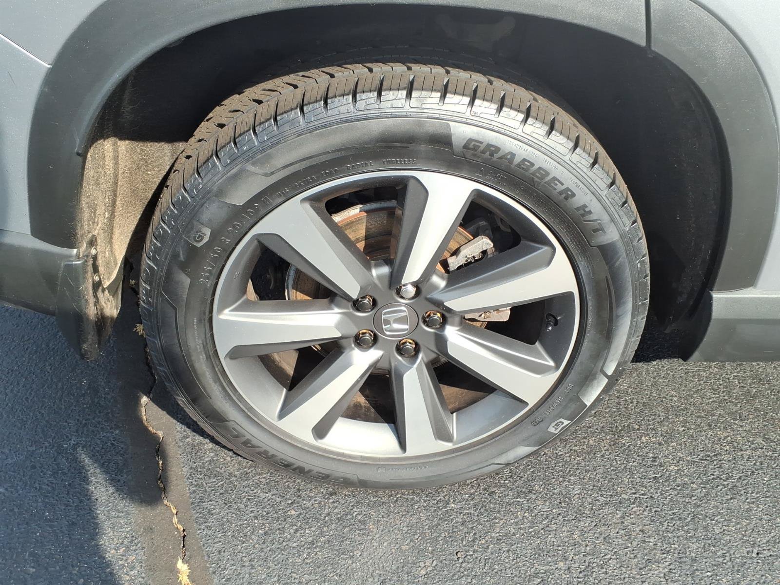 Used 2024 Honda Pilot Touring image 9