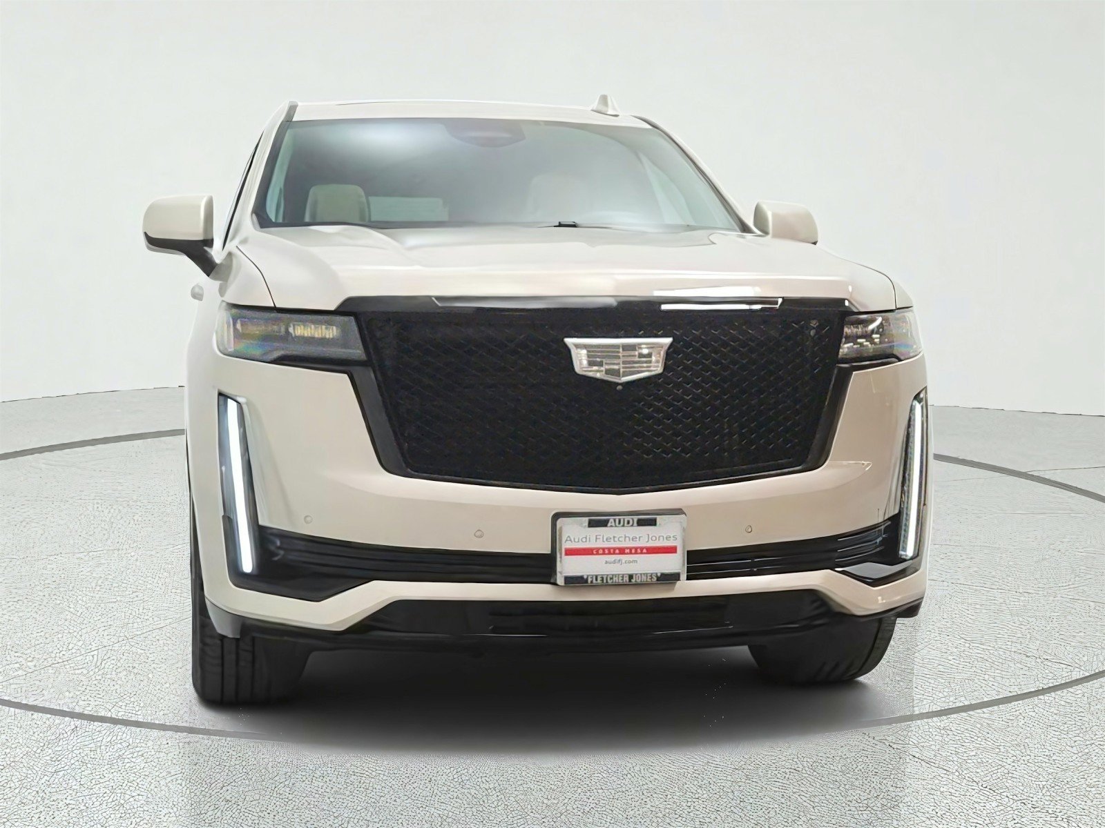 Used 2024 Cadillac Escalade Sport Platinum w/ LPO, ONYX Package AWD/4WD image 2