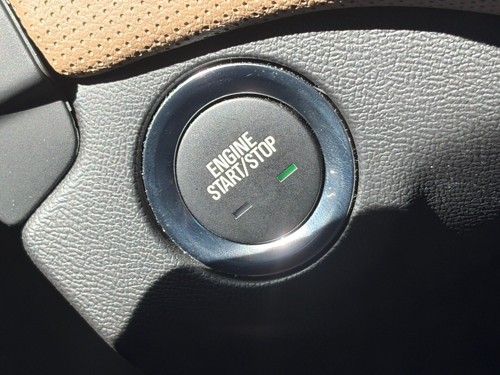 Used 2023 Chevrolet Equinox Premier FWD image 32