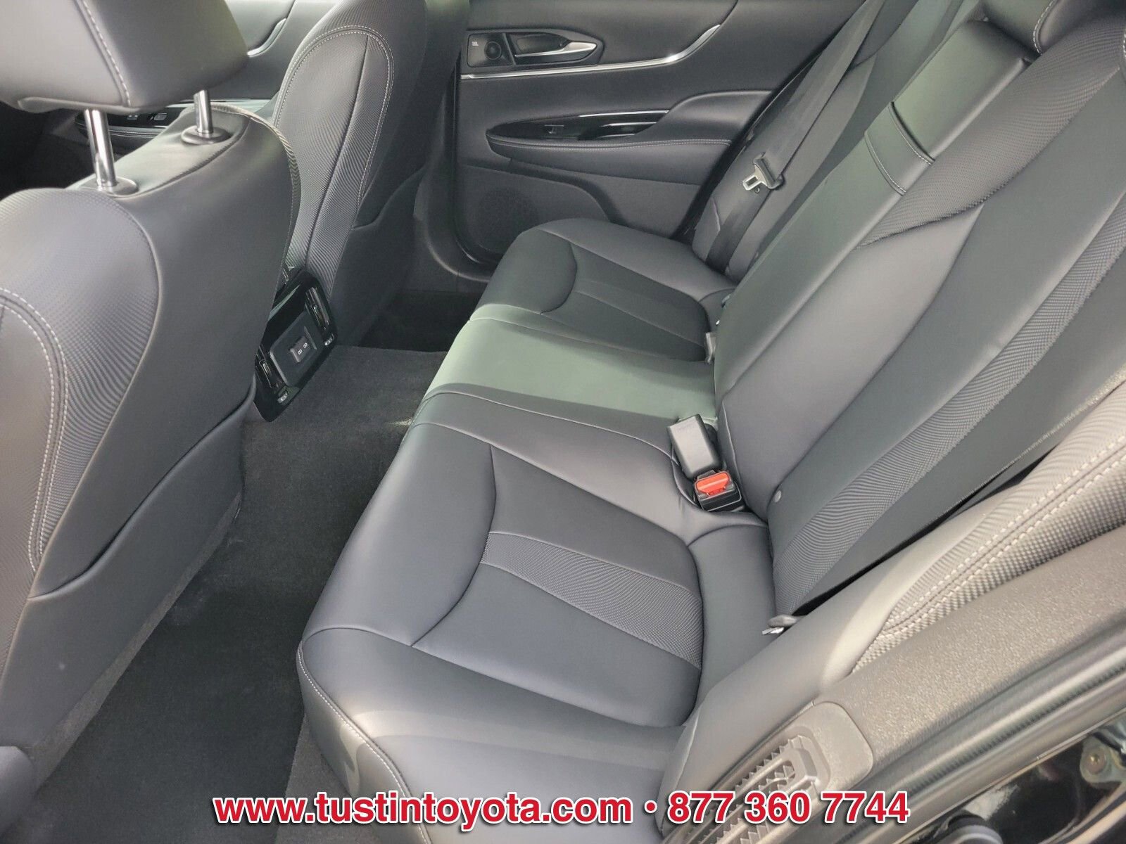 Used 2025 Toyota Mirai XLE RWD image 11