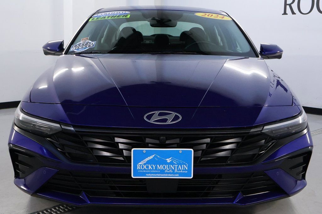 Used 2024 Hyundai Elantra Limited image 2
