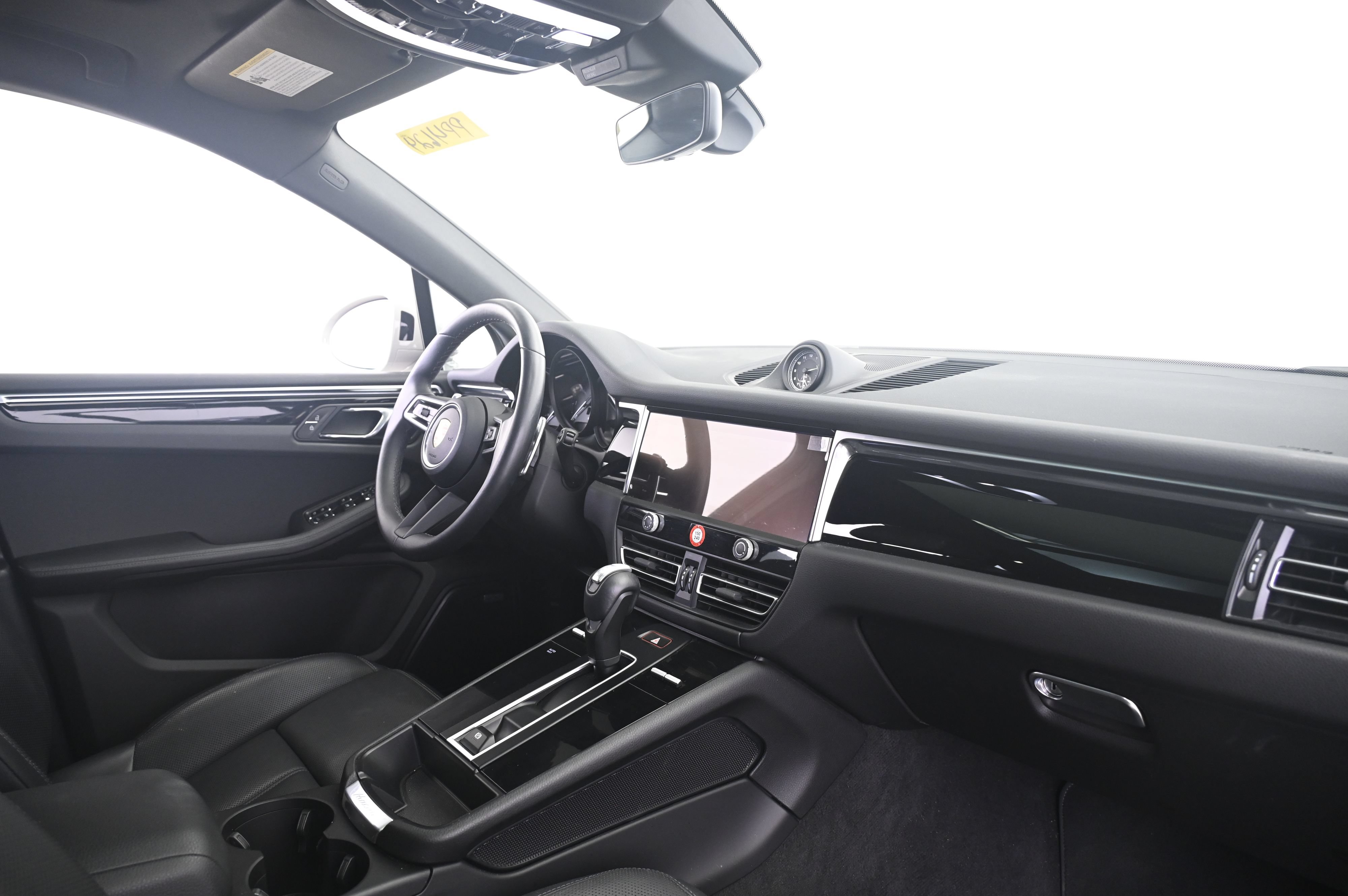 Certified 2023 Porsche Macan AWD/4WD image 22