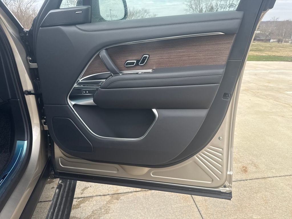 New 2026 Land Rover Range Rover Long Wheelbase SE image 15