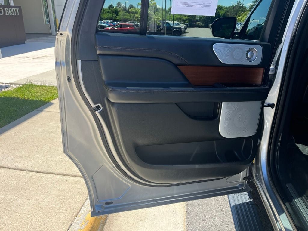 Certified 2023 Lincoln Navigator L Black Label AWD/4WD image 19