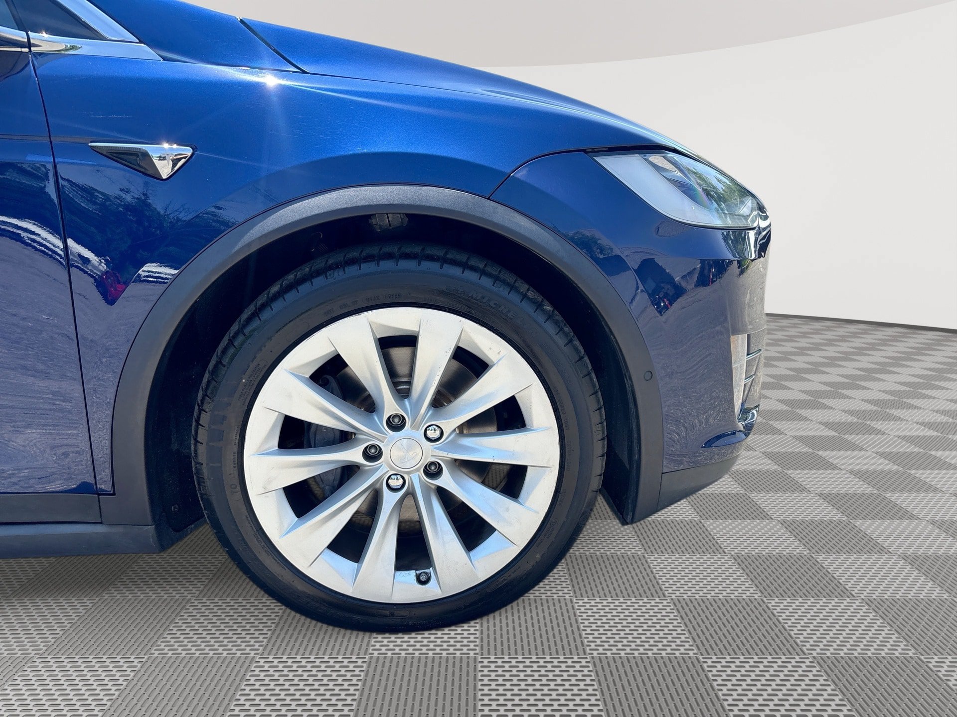 Used 2018 Tesla Model X 75D AWD/4WD image 31