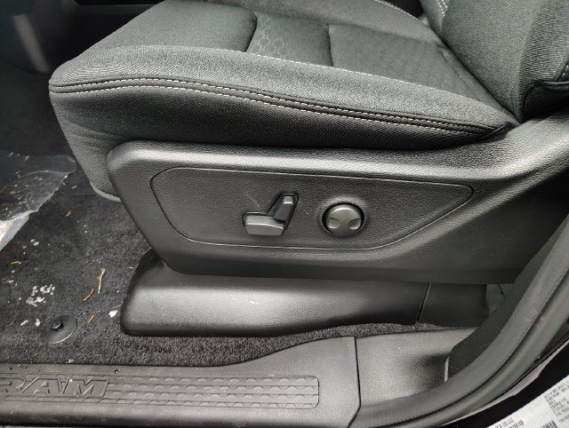 New 2026 RAM 1500 Big Horn w/ Night Edition AWD/4WD image 11