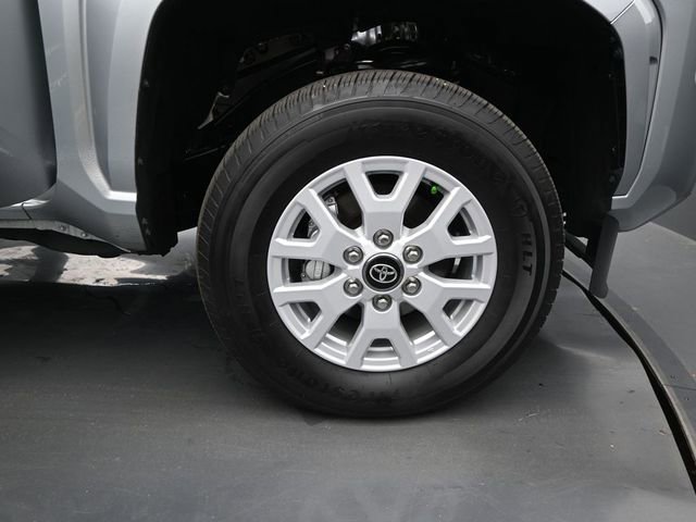 Used 2025 Toyota Tacoma SR5 image 15