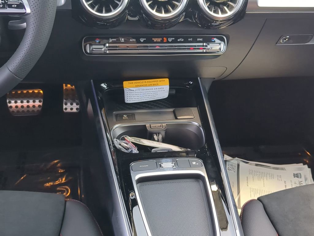 New 2024 Mercedes-Benz GLB 35 AMG 4MATIC image 16