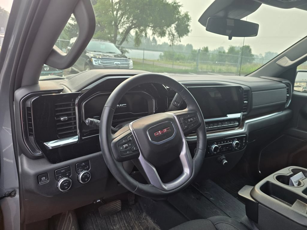 Used 2024 GMC Sierra 1500 SLE AWD/4WD image 11