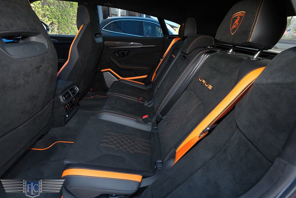 Used 2024 Lamborghini Urus Performante AWD/4WD image 19