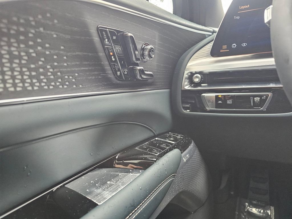 New 2026 Cadillac Lyriq Signature Sport w/ Nappa Leather Package image 31