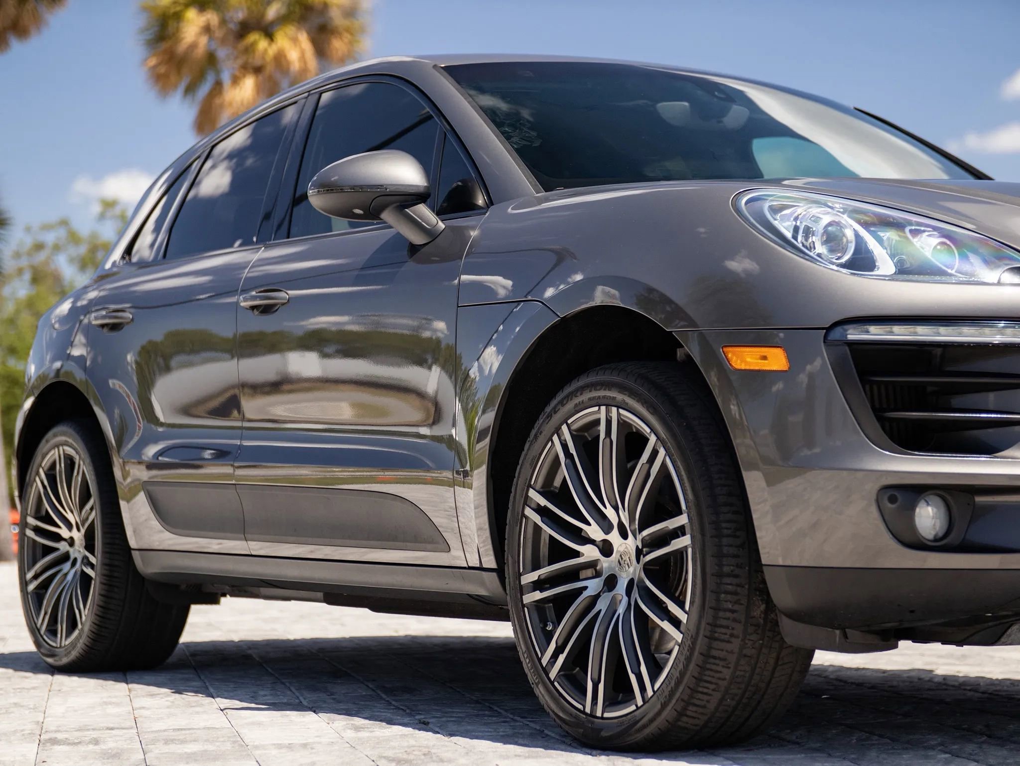 Used 2015 Porsche Macan S AWD/4WD image 3