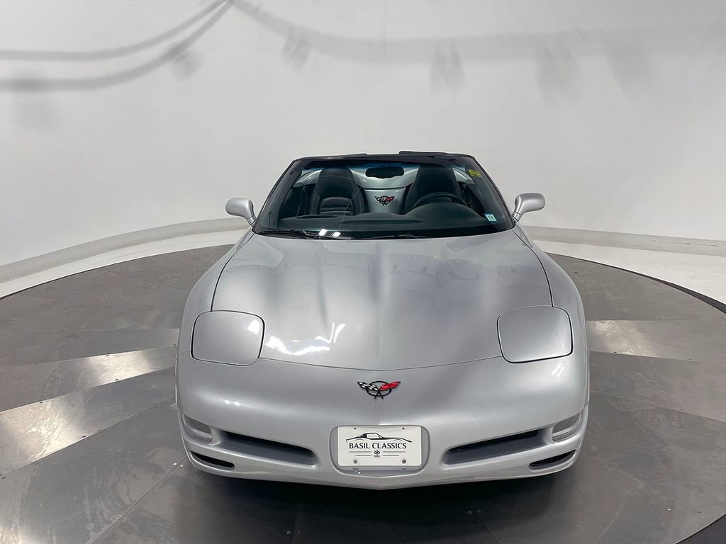 Used 2000 Chevrolet Corvette Convertible w/ Performance Handling Pkg image 17