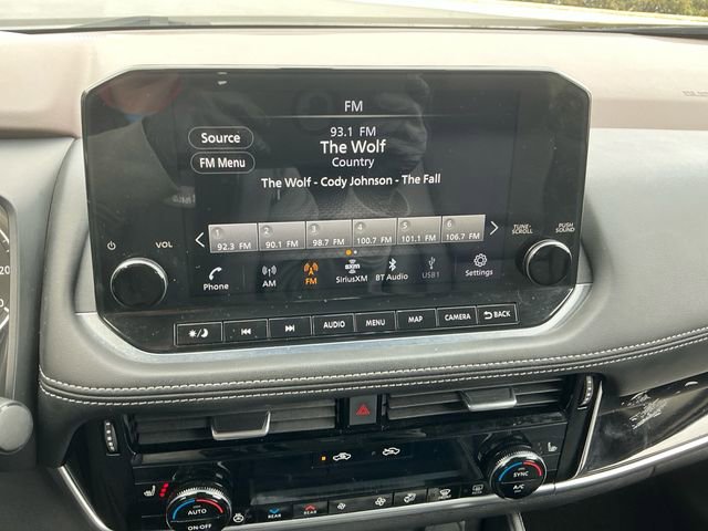 Used 2023 Nissan Rogue SL w/ SL Premium Package image 22