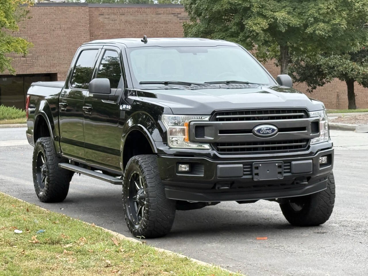 Used 2018 Ford F150 XLT w/ Equipment Group 302A Luxury AWD/4WD image 3