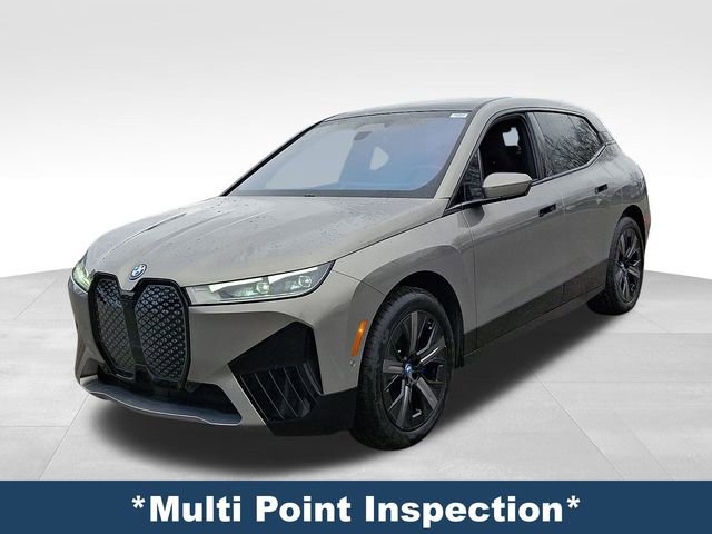 Used 2024 BMW iX xDrive50 w/ Premium Package image 4